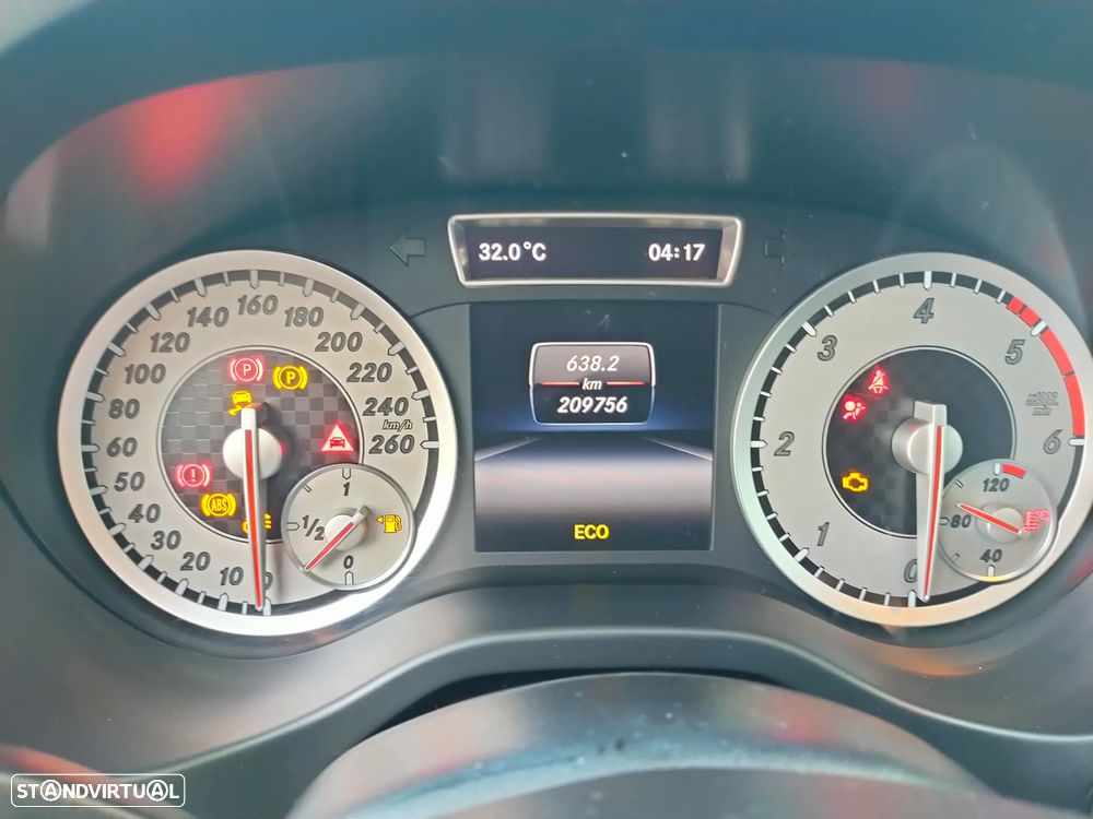 Mercedes-Benz A 200 d AMG Line - 16