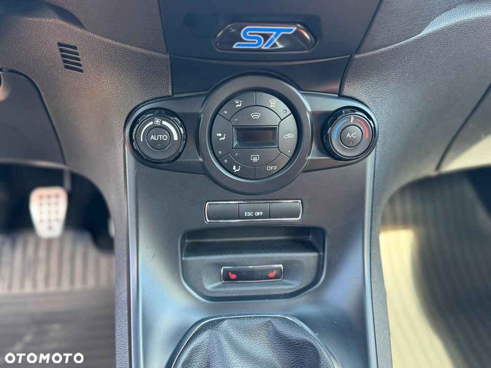 Ford Fiesta ST2 - 28