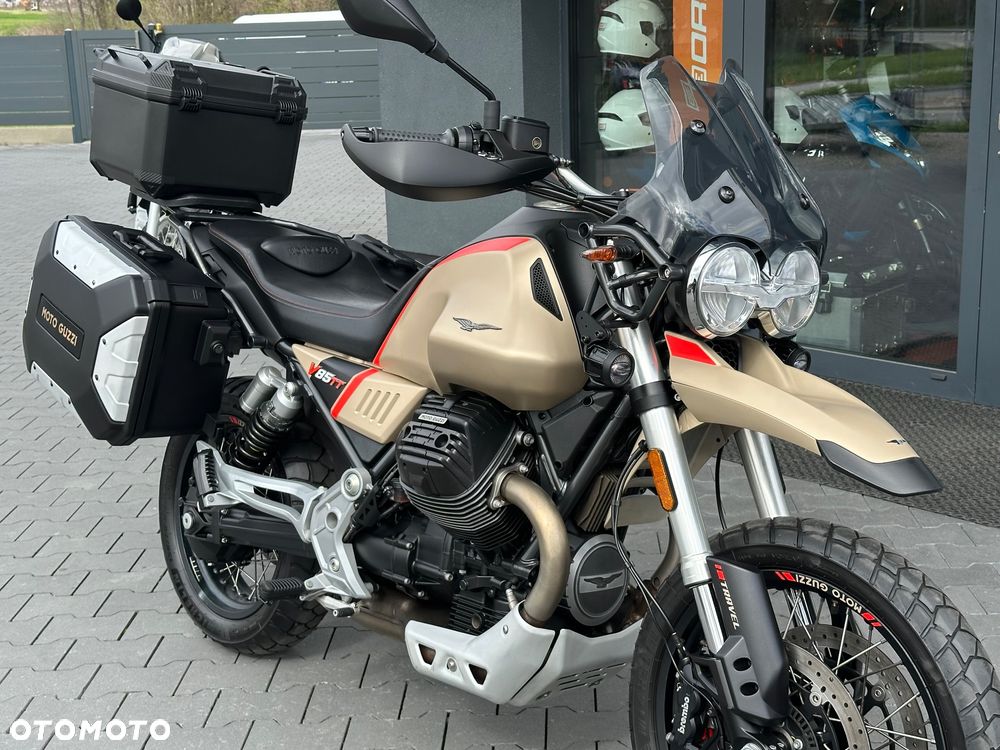 Moto Guzzi V85 - 22