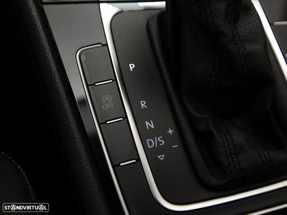 VW Golf 1.6 TDi Highline DSG - 18