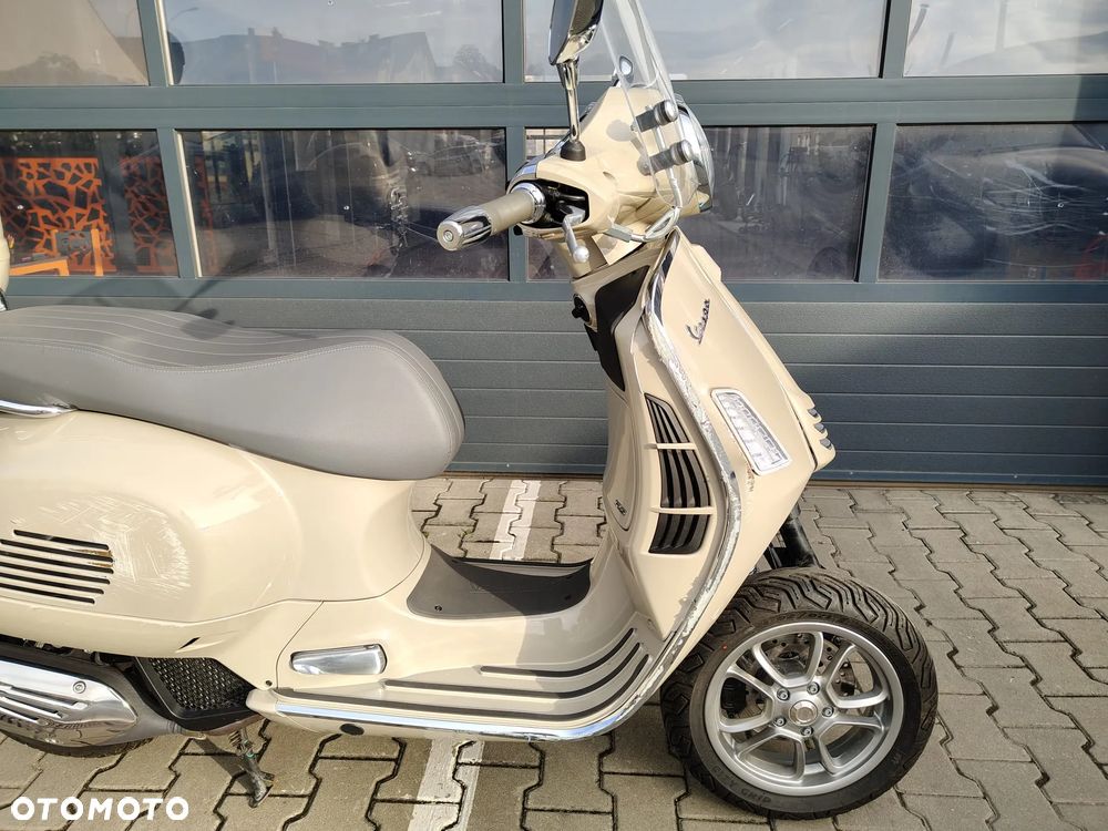 Piaggio Vespa - 18