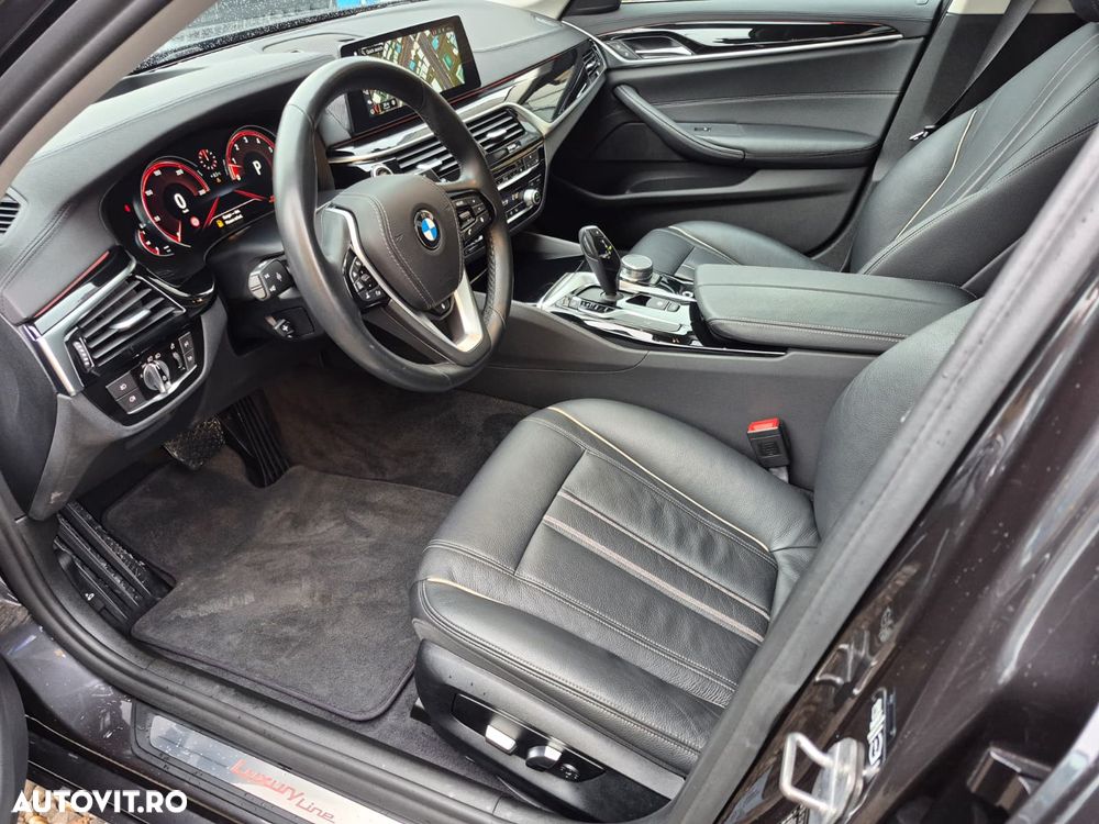 BMW Seria 5 520i Aut. Luxury Line - 7