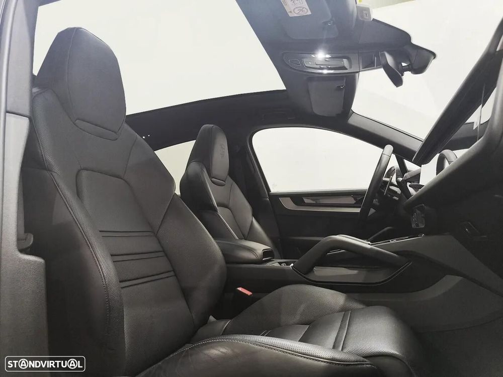 Porsche Cayenne Coupé E-Hybrid - 43