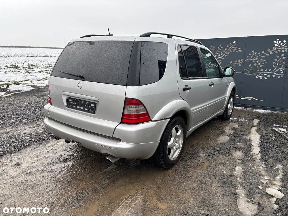 Mercedes-Benz ML 55 AMG - 2