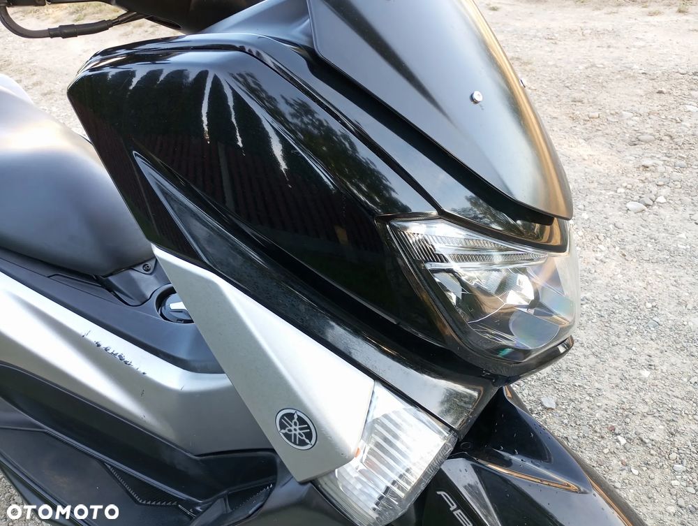 Yamaha NMAX - 4