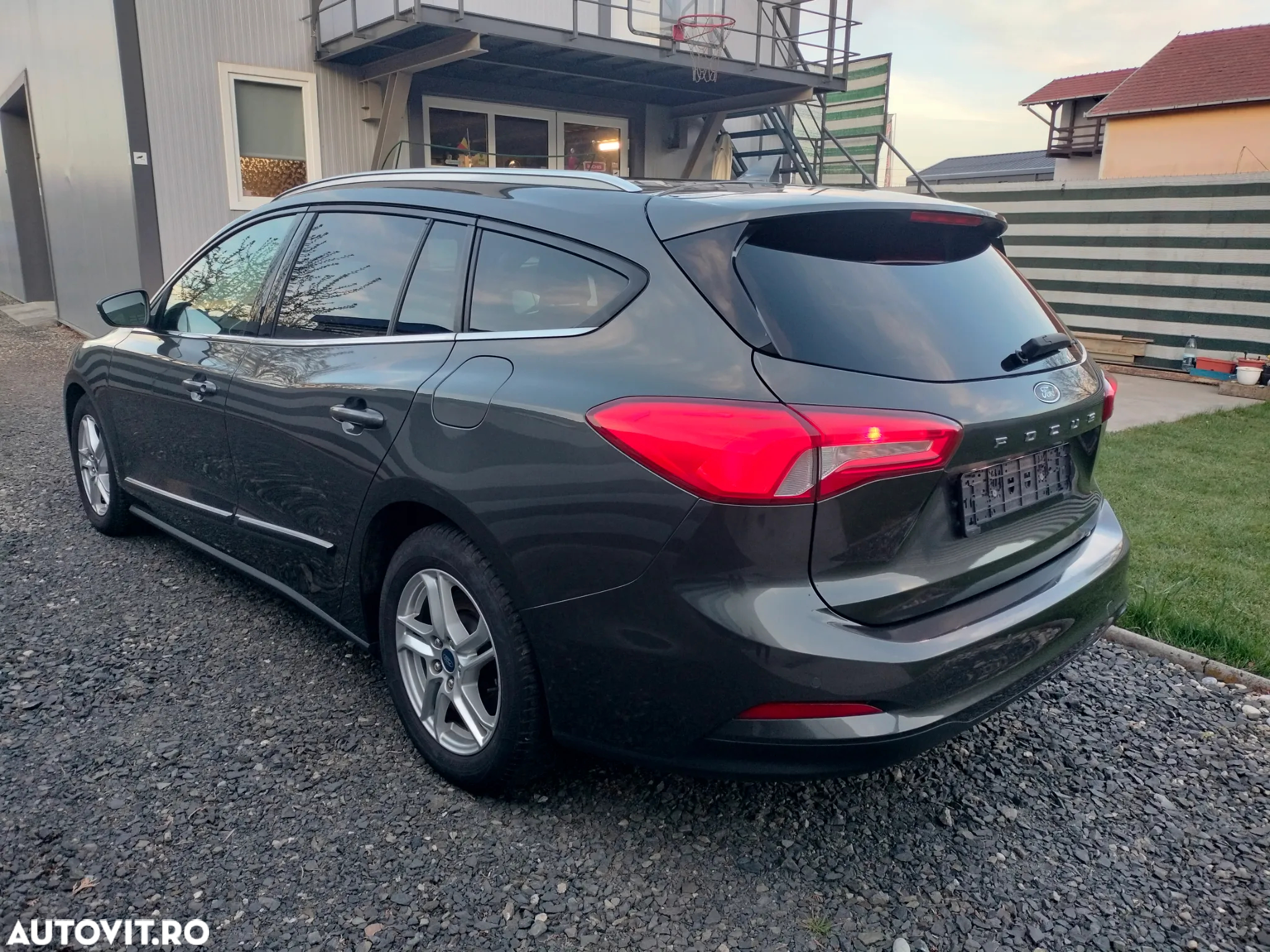 Ford Focus Turnier 1.5 EcoBlue Start-Stopp-System ACTIVE - 6