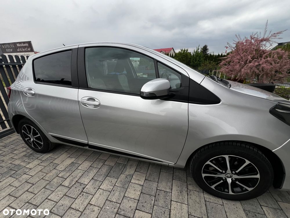 Toyota Yaris 1.5 Premium - 23
