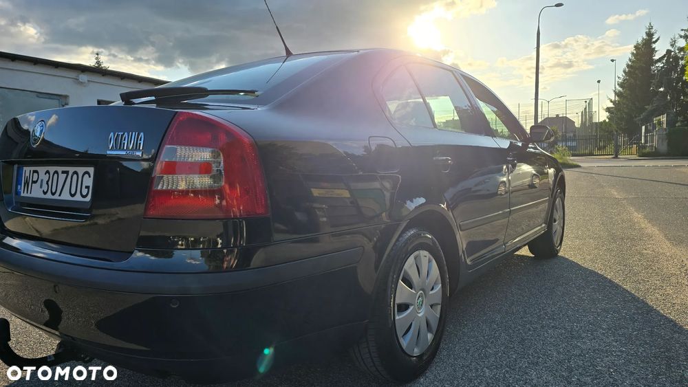 Skoda Octavia 1.6 Ambiente - 6