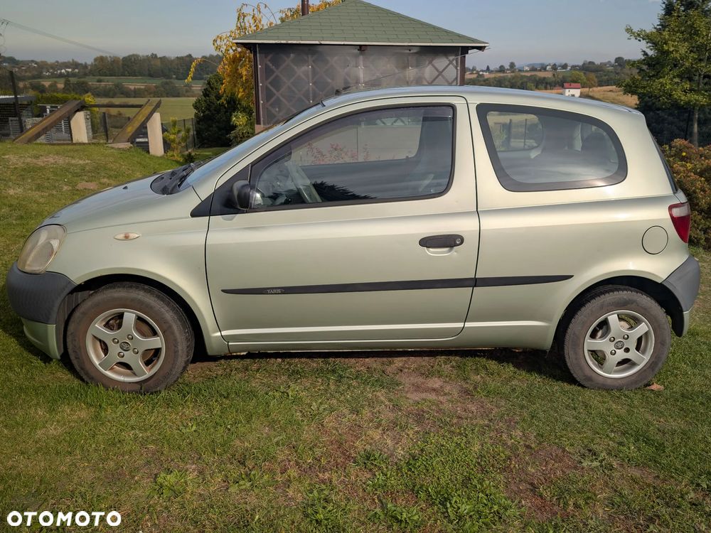 Toyota Yaris 2001 photo 2
