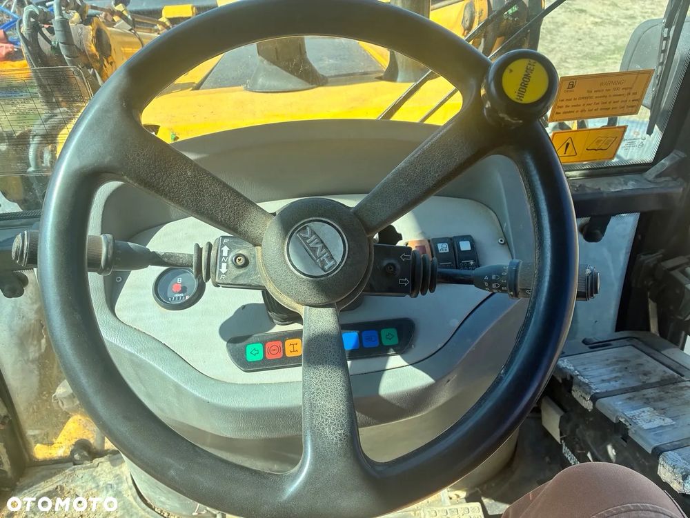 Hidromek Koparko-ładowarka - 3