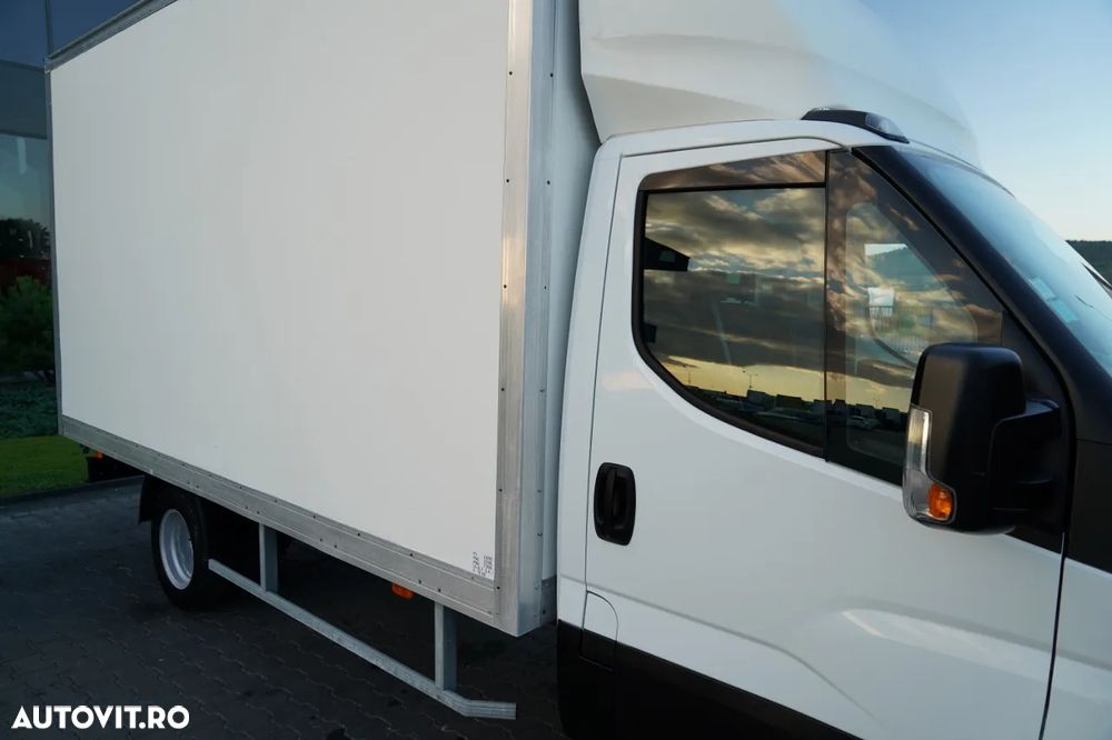 Iveco DAILY 35-140 / CONTAINER / DUBLU / MANUAL / ROLURI / MASĂ NETĂ: 3500 KG / 2017 - 16