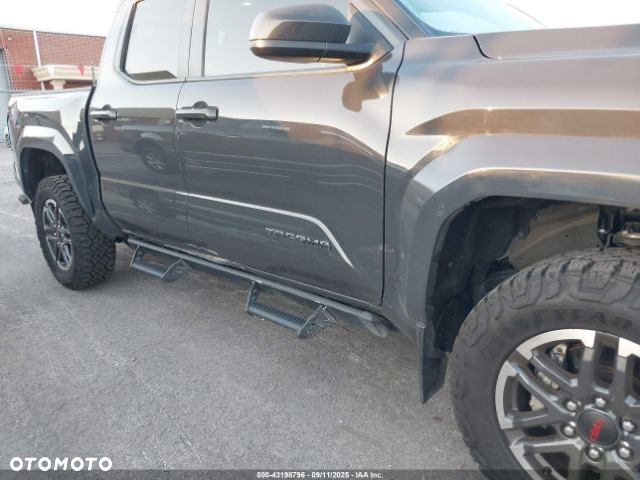 Toyota Tacoma - 6