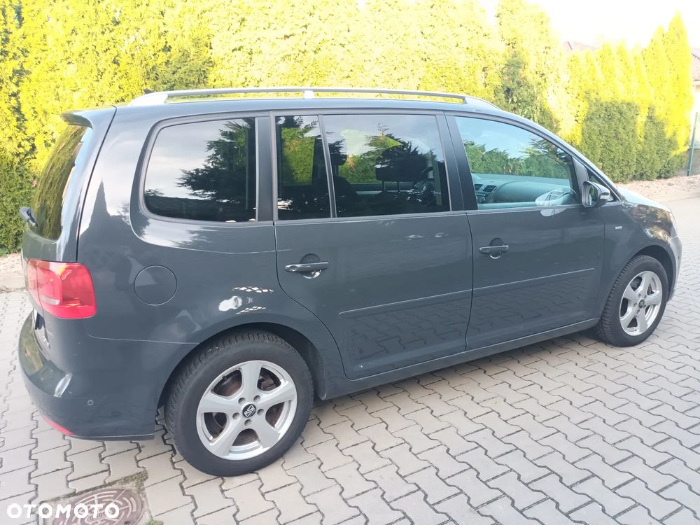 Volkswagen Touran - 6