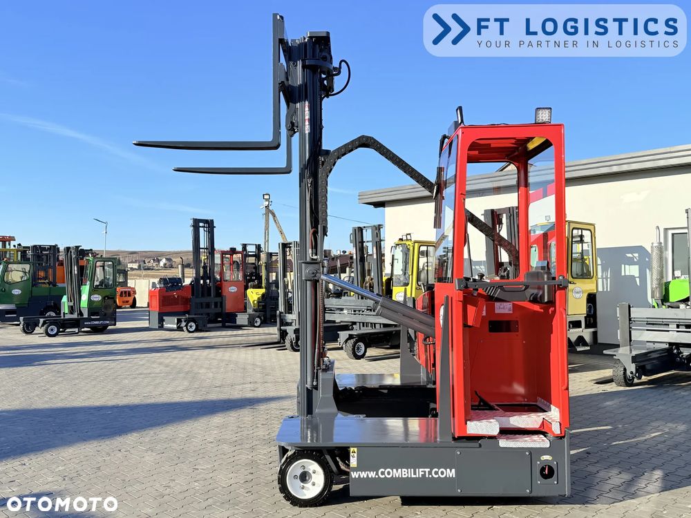 Combilift WÓZEK CZTEROKIERUNKOWY - WIELOKIERUNKOWY | COMBILIFT C3000GST | GAS | TRIPLEX 8300MM | POZYCJONER WIDEŁ | WOLNY SKOK | STAN IDEALNY | Szeroka oferta wózków czterokierunkowych i bocznych, dopasowanych do różnorodnych potrzeb i zastosowań - 25
