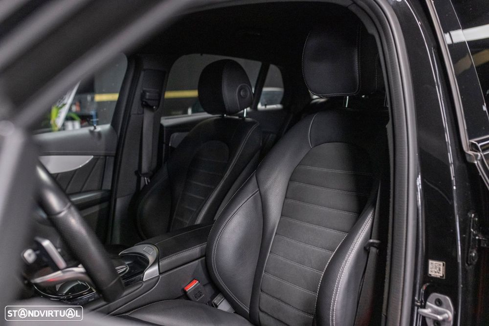 Mercedes-Benz GLC 300 e Coupe 4Matic 9G-TRONIC AMG Line - 33