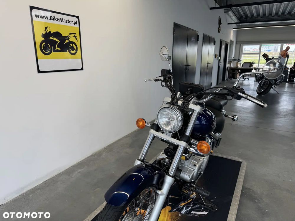 Suzuki Intruder - 32