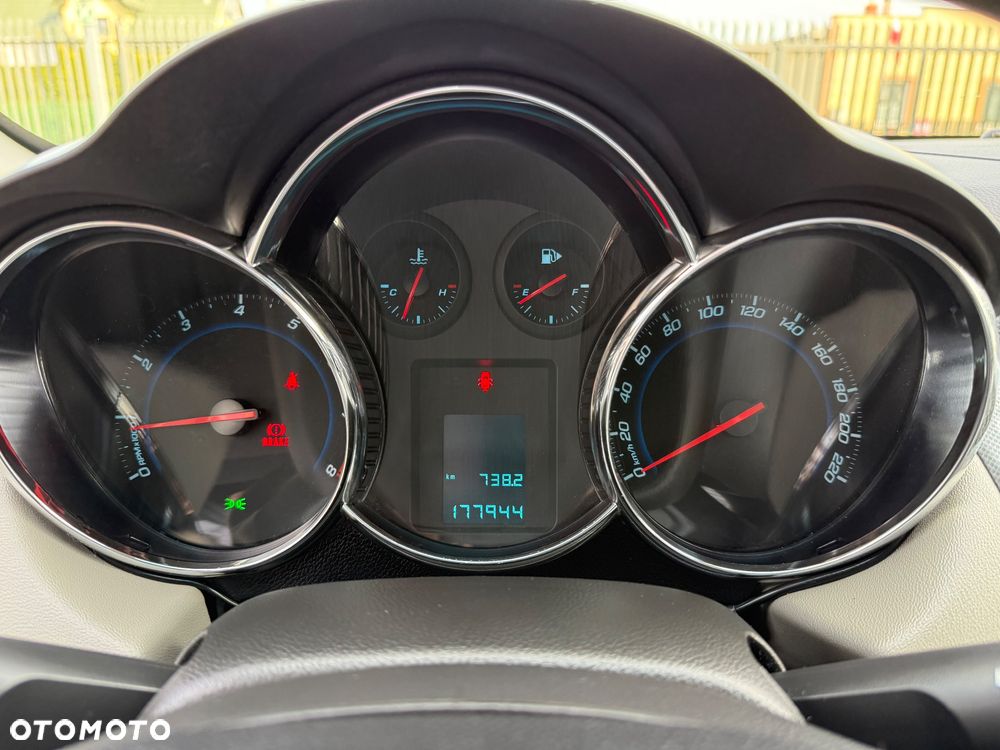 Chevrolet Cruze 1.8 LTZ - 27