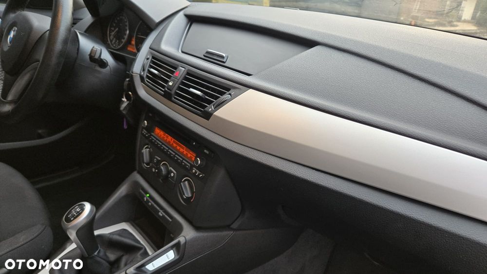 BMW X1 sDrive18d xLine - 24