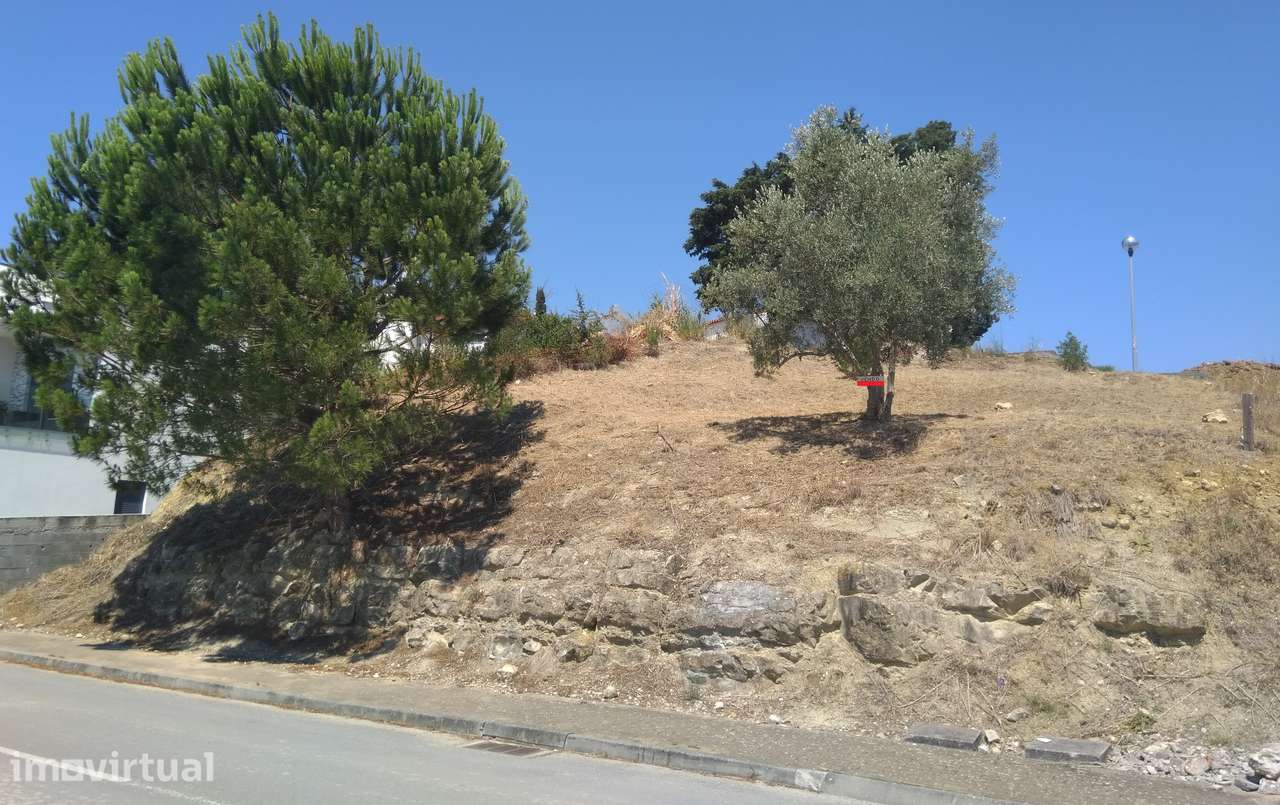 Terreno urbano de 420m² em Coimbra - Grande imagem: 5/8