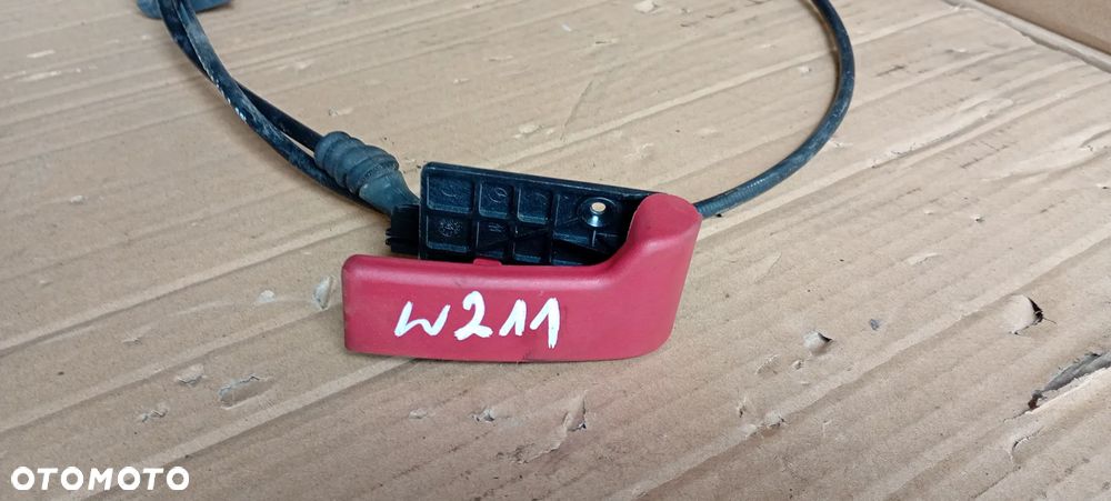 Klamka raczka dźwignia otwierania maski linka cięgno Mercedes E Klasa W211 A2118800259 - 3