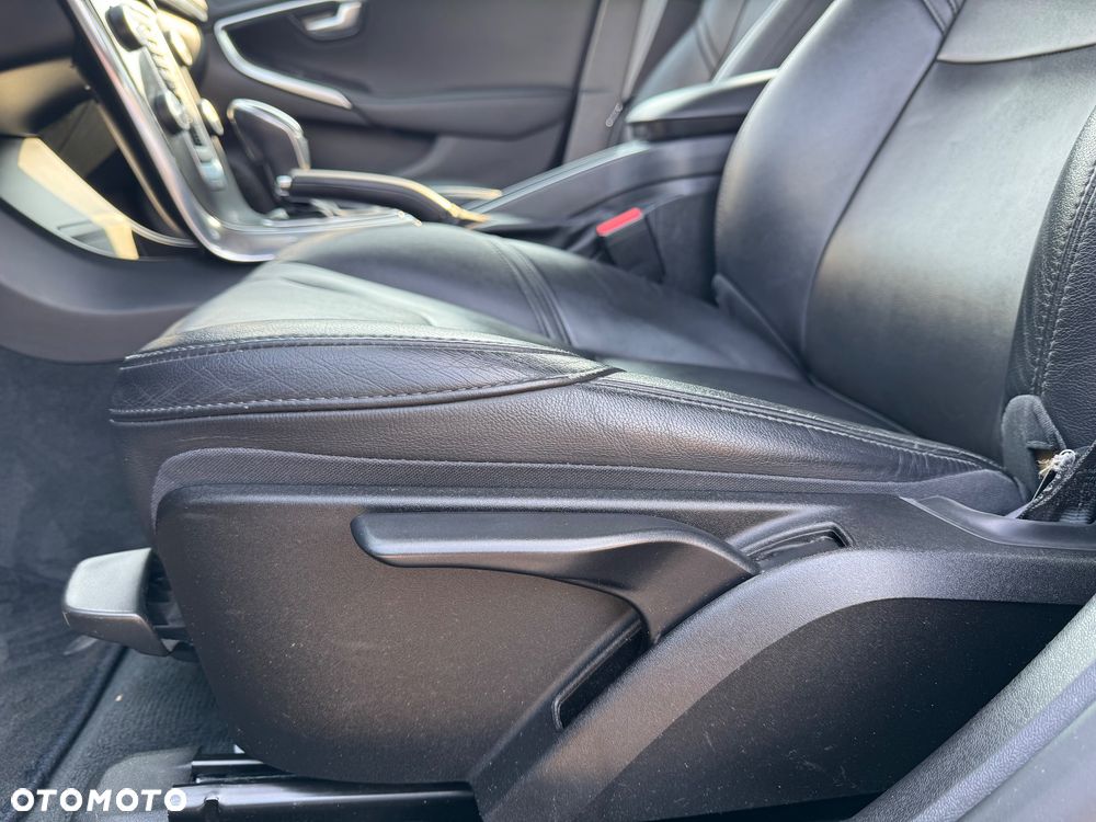 Volvo V40 D3 Drive-E Momentum - 21