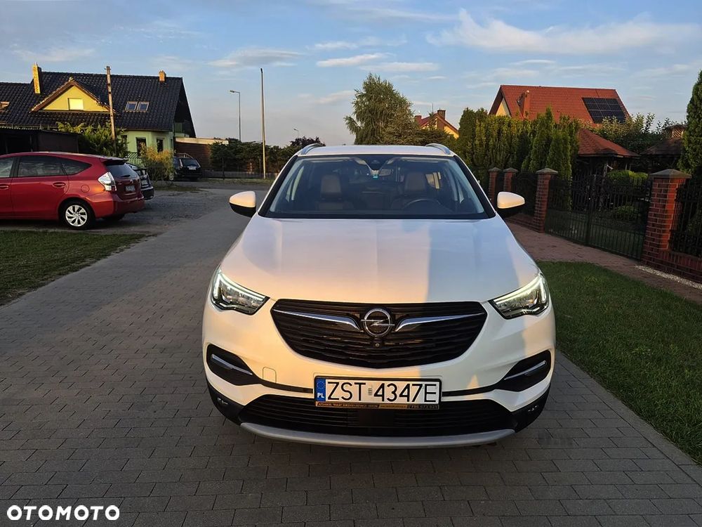Opel Grandland X 1.6 T PHEV 4x4 Design&Tech - 26