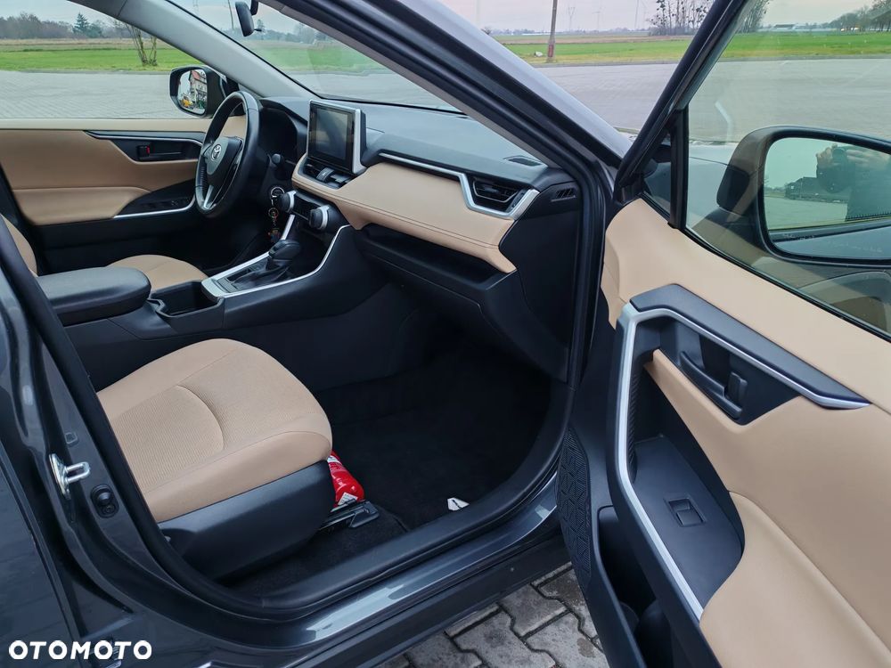 Toyota RAV4 - 16
