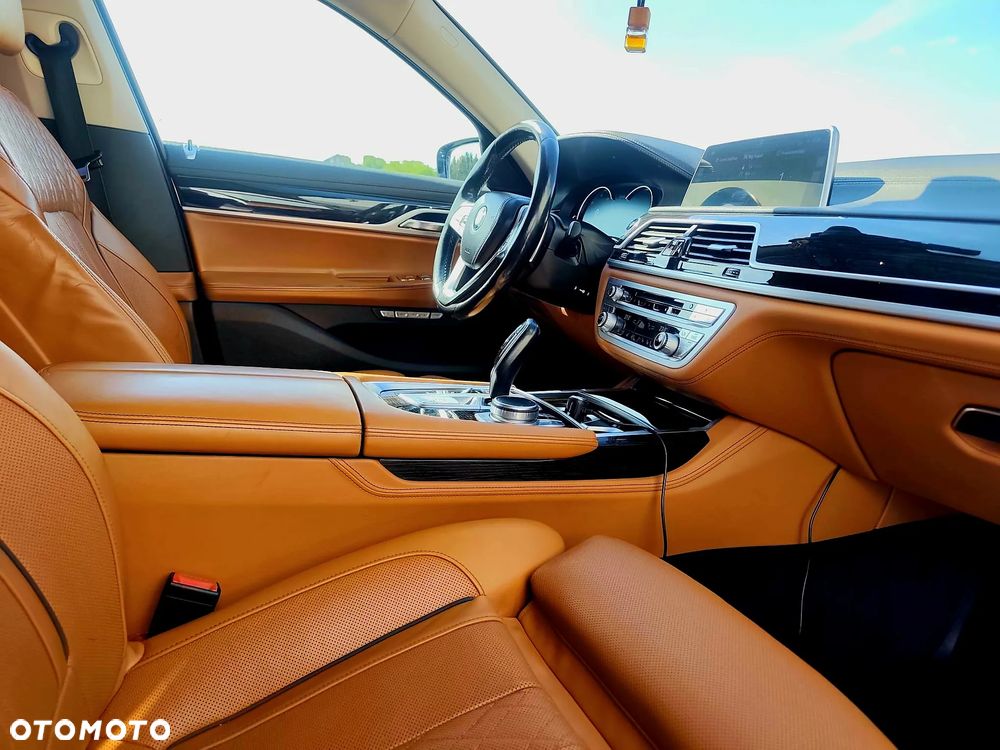 BMW Seria 7 740d xDrive - 12