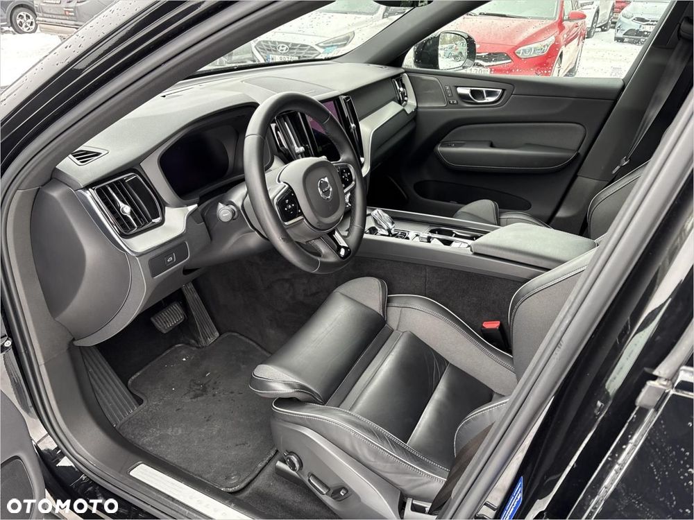 Volvo XC 60 B4 B Plus Dark - 9