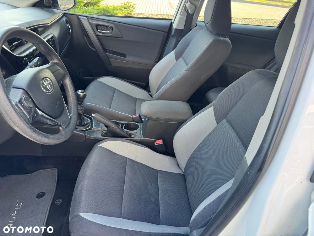 Toyota Auris 1.4 D-4D Comfort - 10
