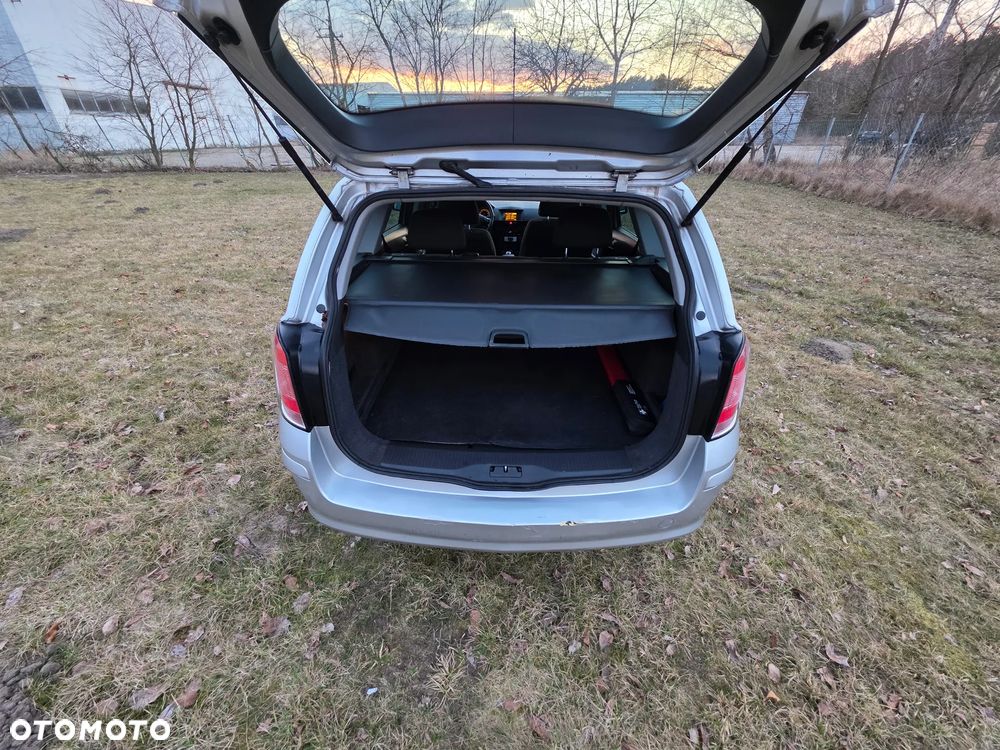 Opel Astra 1.7 CDTI DPF 150 Jahre - 17