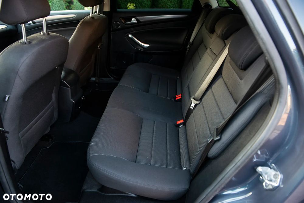 Ford Mondeo 2.0 TDCi Business Edition - 29