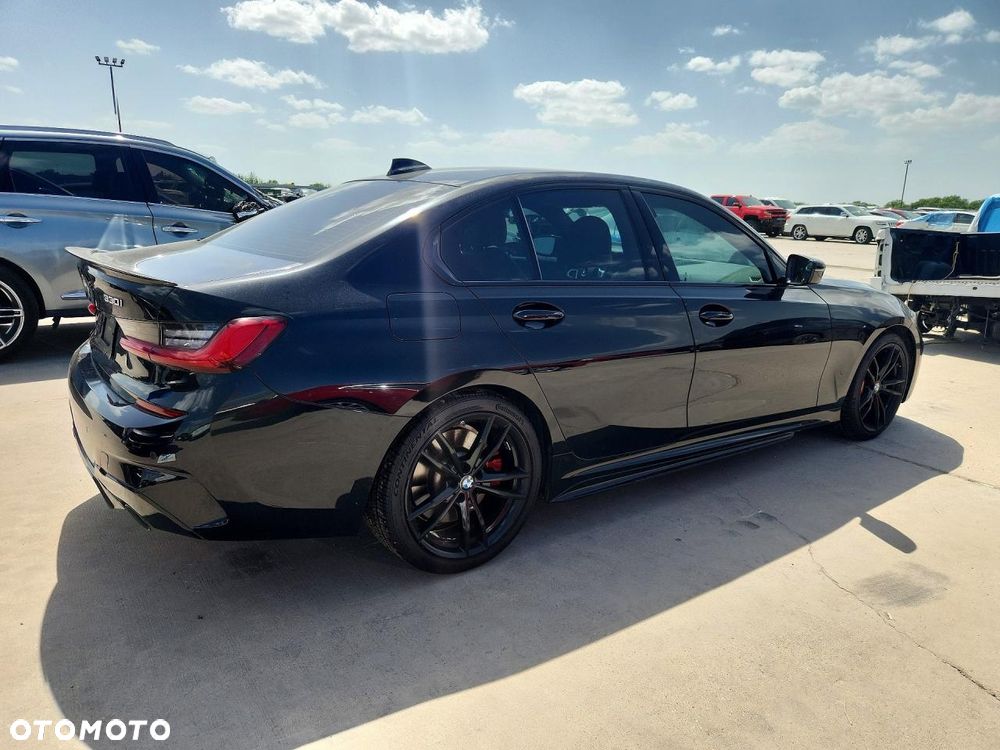 BMW Seria 3 330i M Sport - 4
