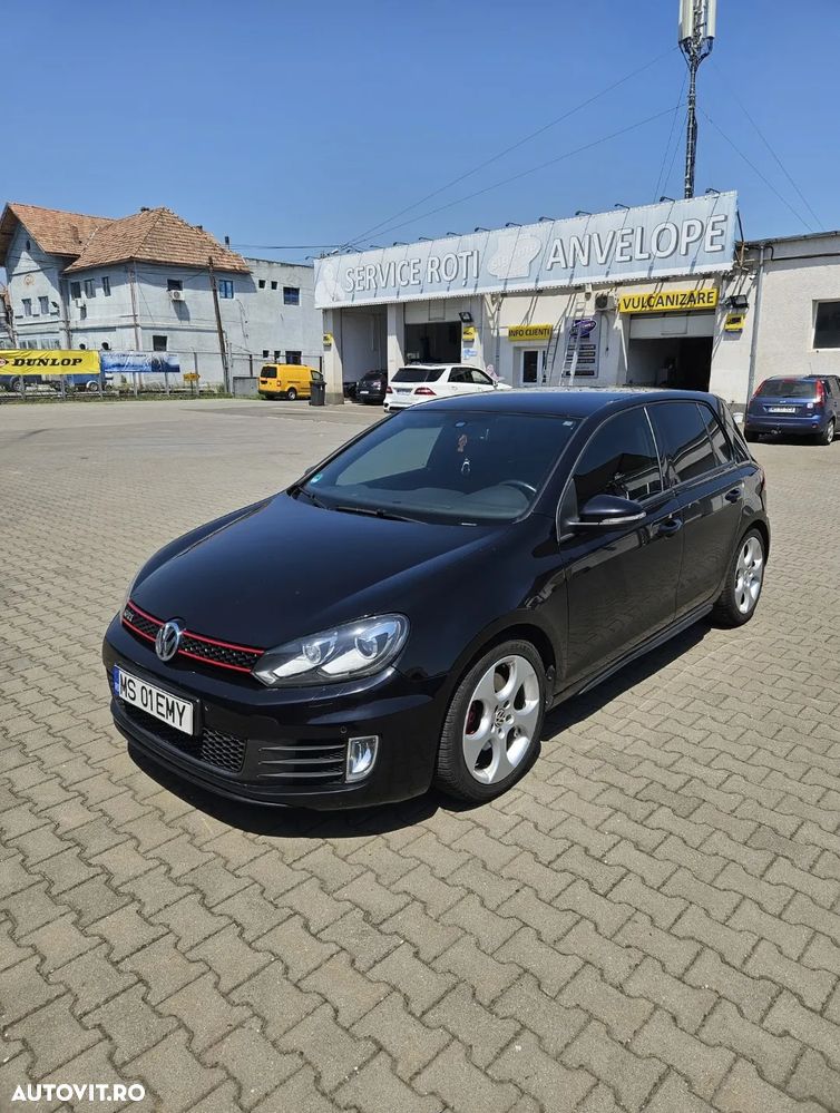 Volkswagen Golf 2.0 TSI GTI - 2