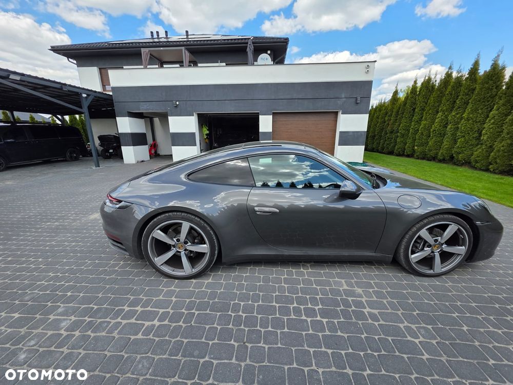 Porsche 911 Carrera 4 PDK - 17