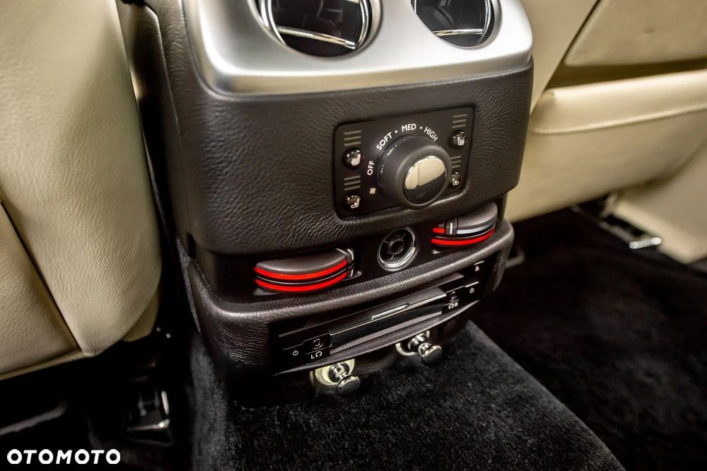 Rolls-Royce Ghost - 18