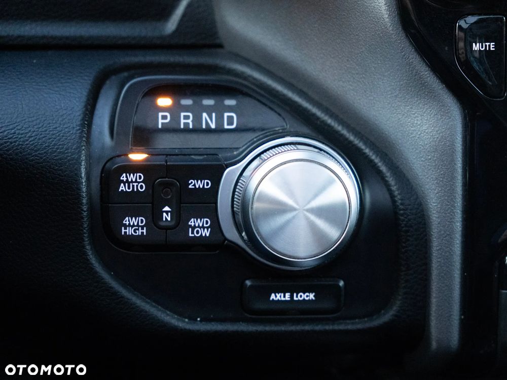 RAM 1500 5.7 Crew Cab Laramie - 36