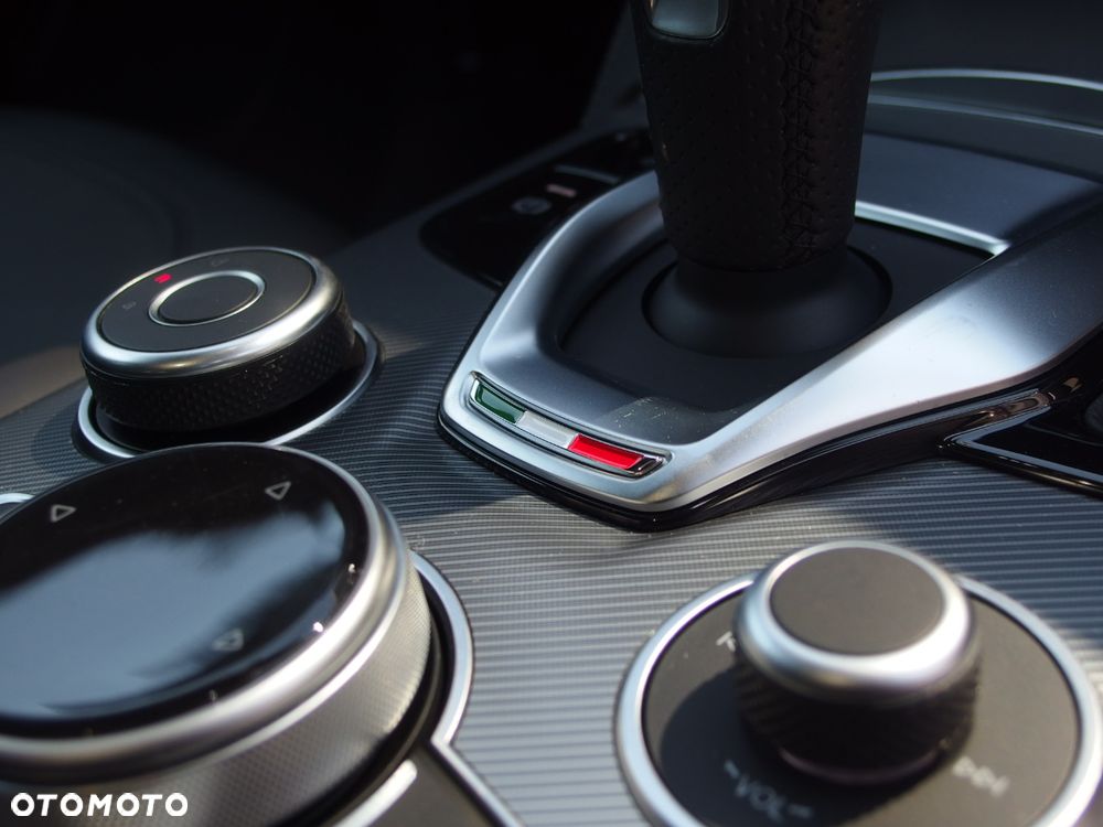 Alfa Romeo Stelvio 2.0 Turbo Veloce Q4 - 21