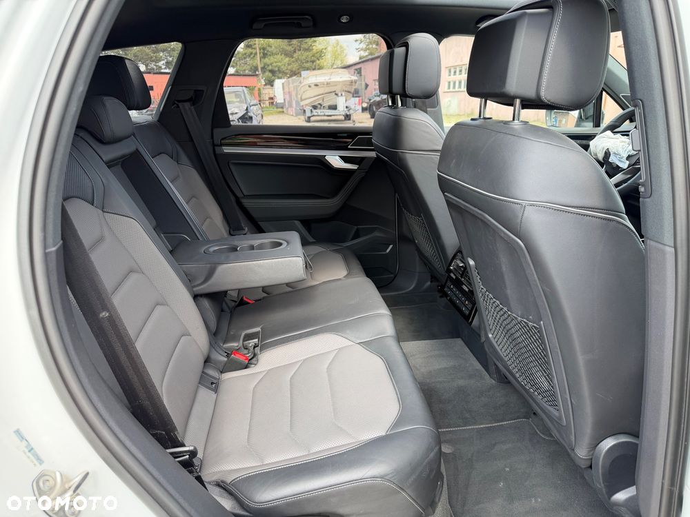 Volkswagen Touareg 3.0 V6 TDI SCR 4Motion Automatik R-Line - 15