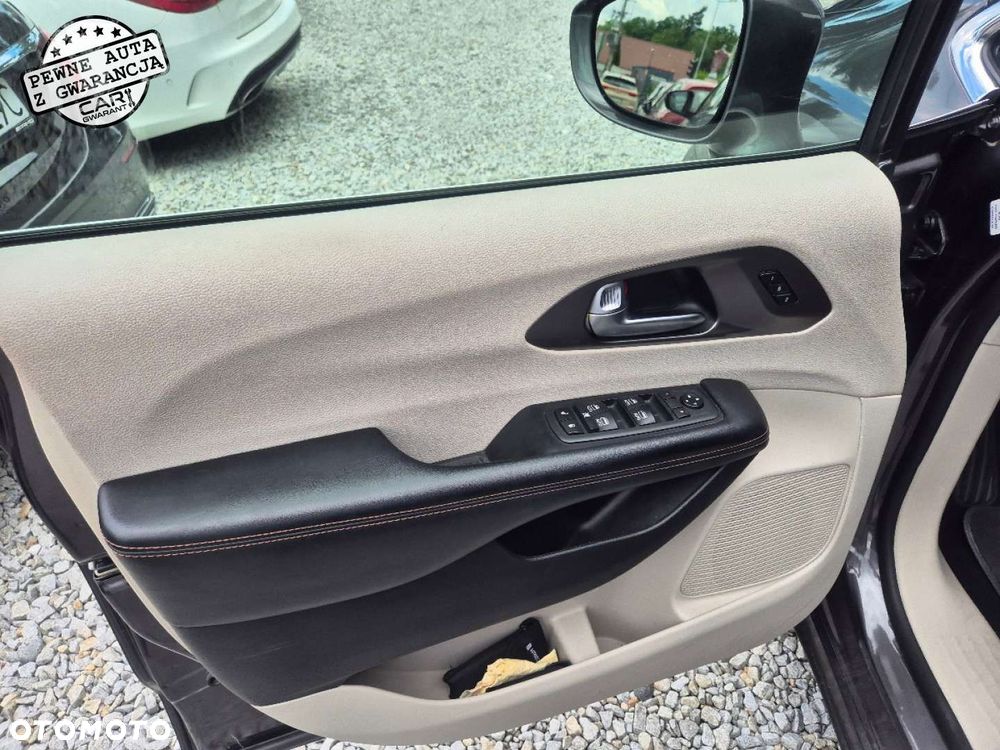 Chrysler Pacifica - 9