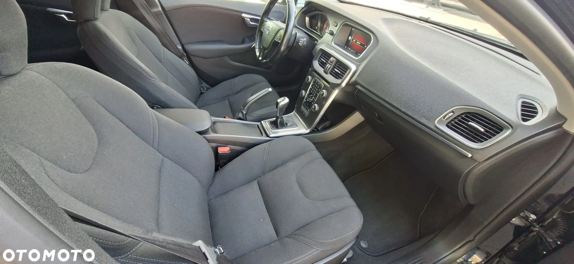 Volvo V40 D4 Drive-E Momentum - 8