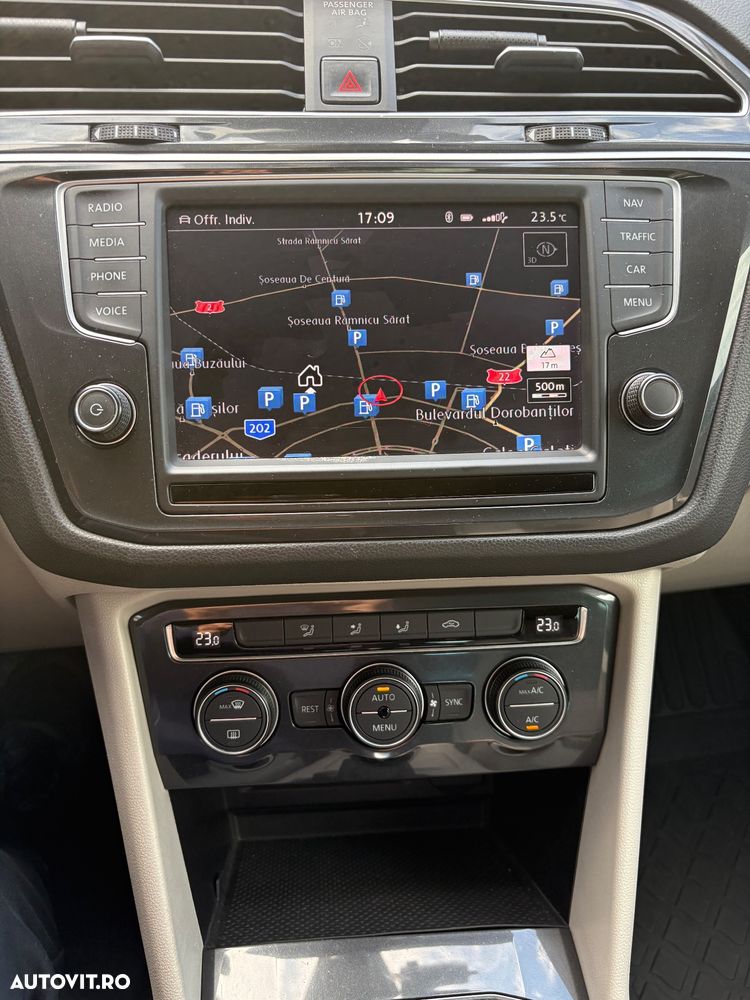 Volkswagen Tiguan 2.0 TDI SCR 4MOTION DSG Elegance - 16