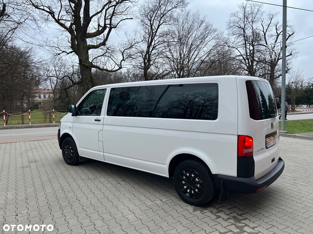Volkswagen Caravelle - 8