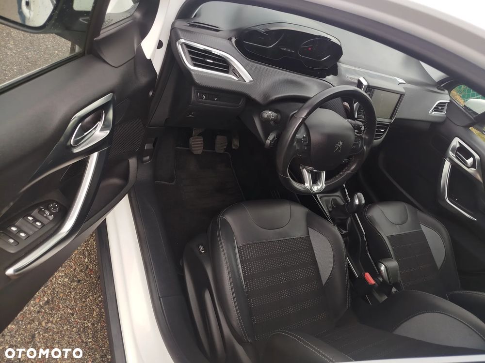 Peugeot 2008 - 13