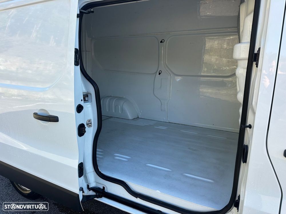 Renault Trafic 2.0 dCi L1H2 Teto Alto | Fibrada - 21