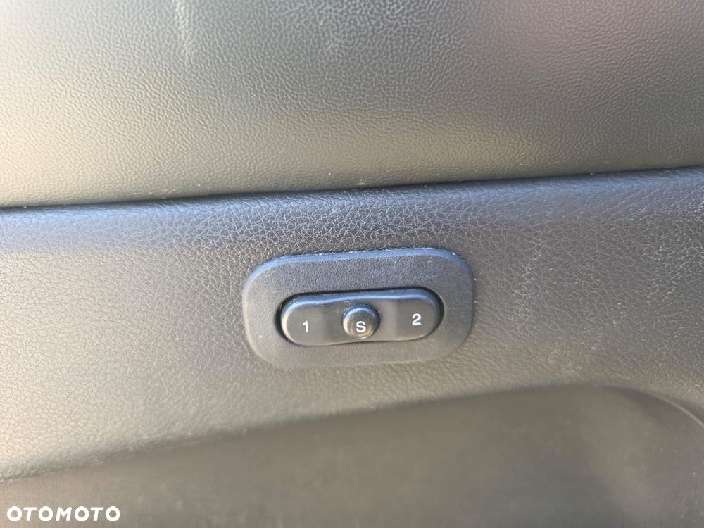 Jeep Grand Cherokee - 21