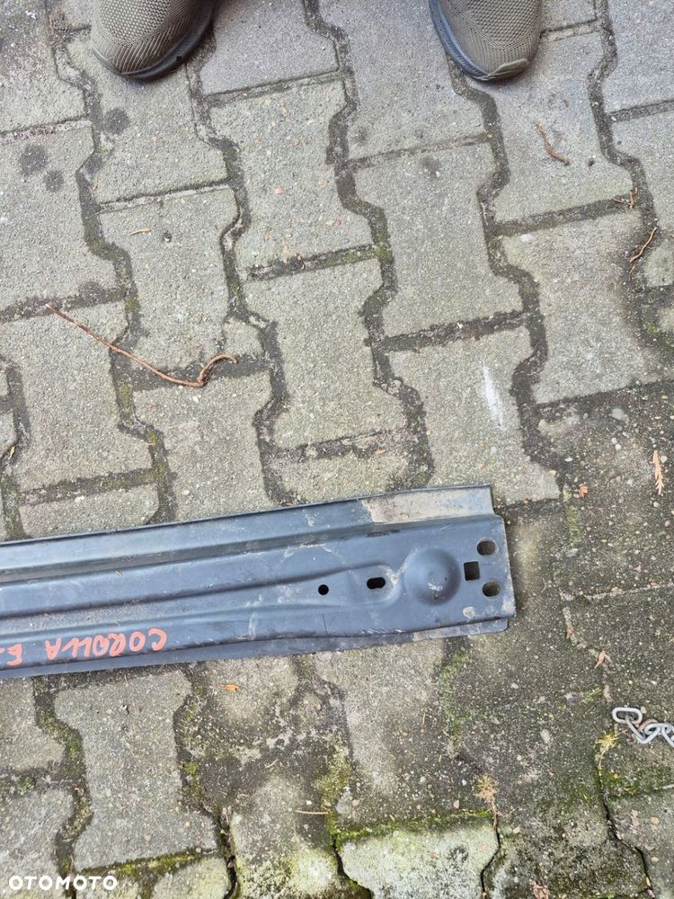 Toyota Corolla E21 kombi belka zderzaka 65897410039 - 3