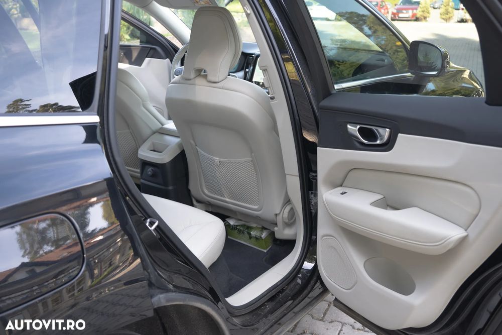 Volvo XC 60 Recharge T6 Twin Engine eAWD Inscription Expression - 19