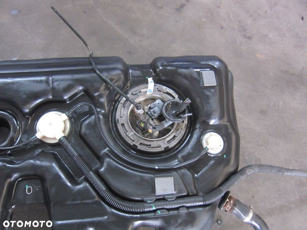 BMW X1 F48 ZBIORNIK BAK PALIWA POMPKA 16117453430 7453430 16117300465 B46 - 5