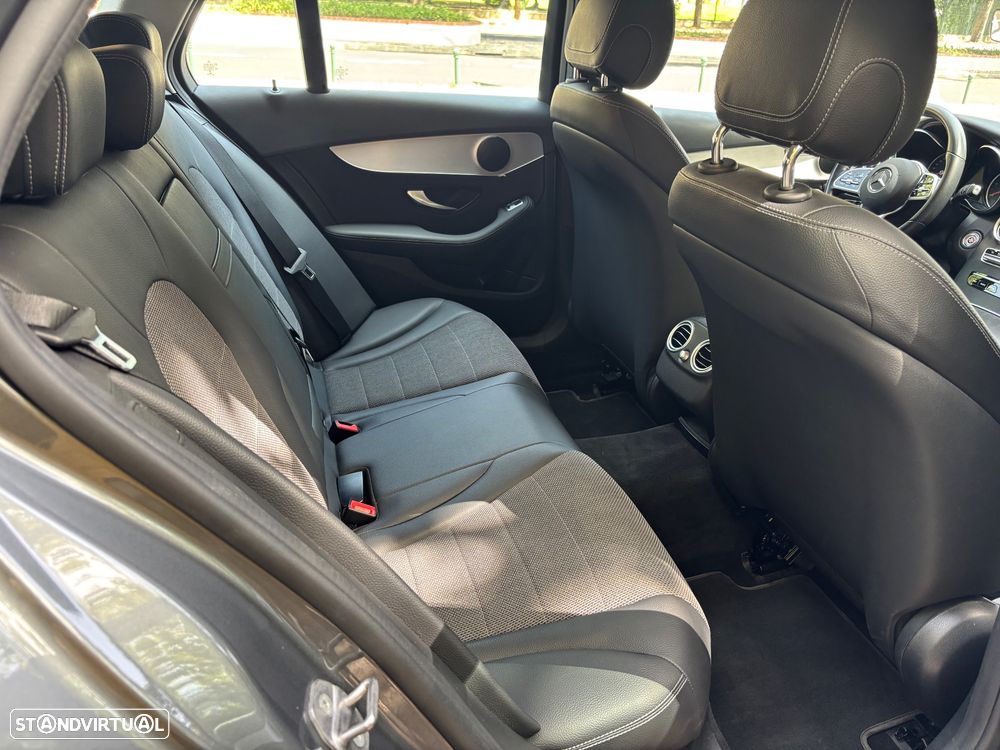 Mercedes-Benz C 300 BlueTEC Hybrid - 15